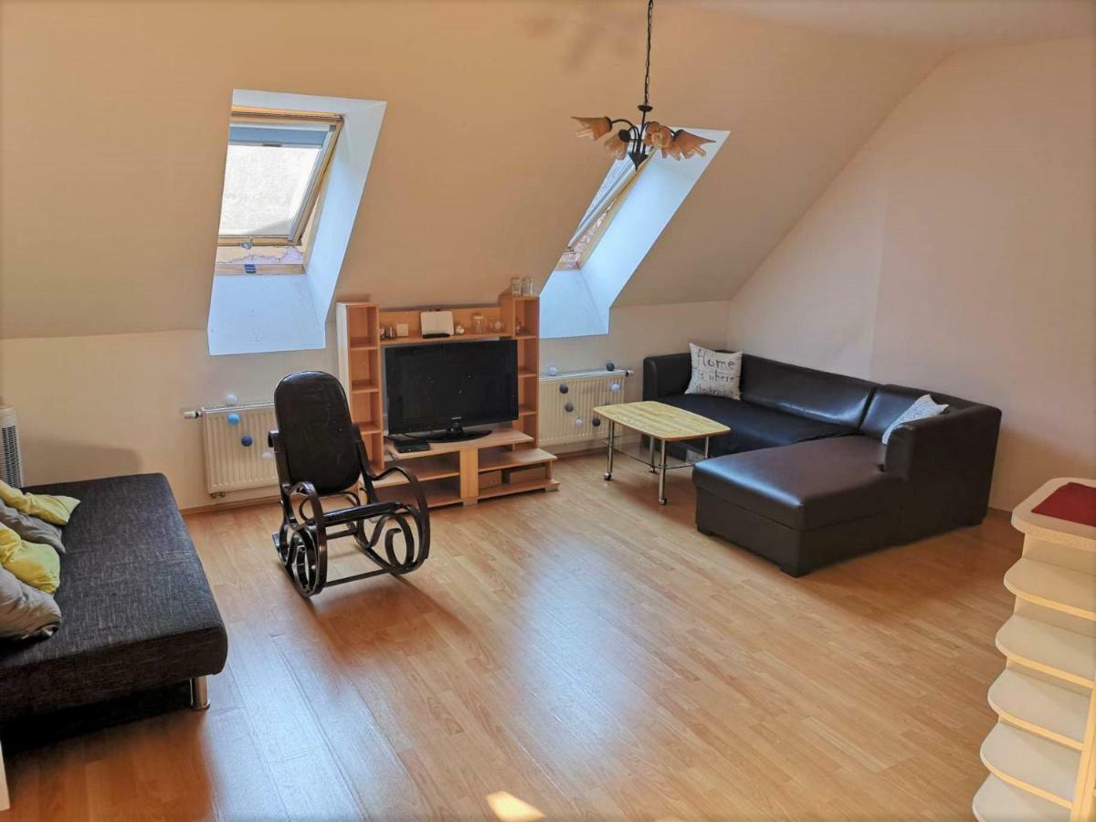 Centrum - A. Apartman Pecs Bagian luar foto