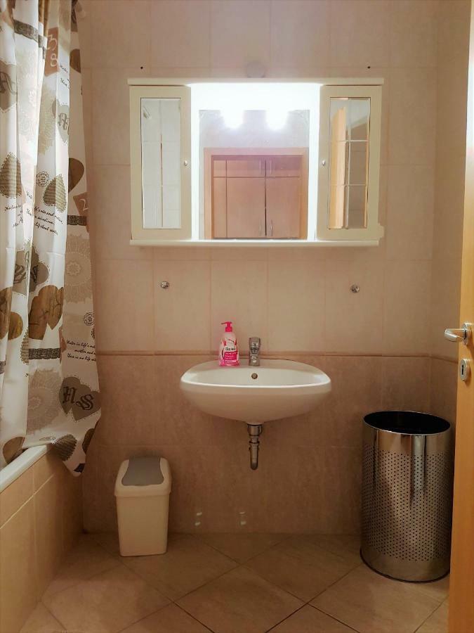 Centrum - A. Apartman Pecs Bagian luar foto